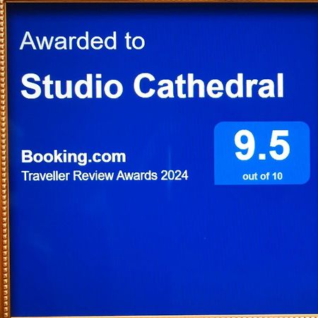 Studio Cathedral Brăila Extérieur photo