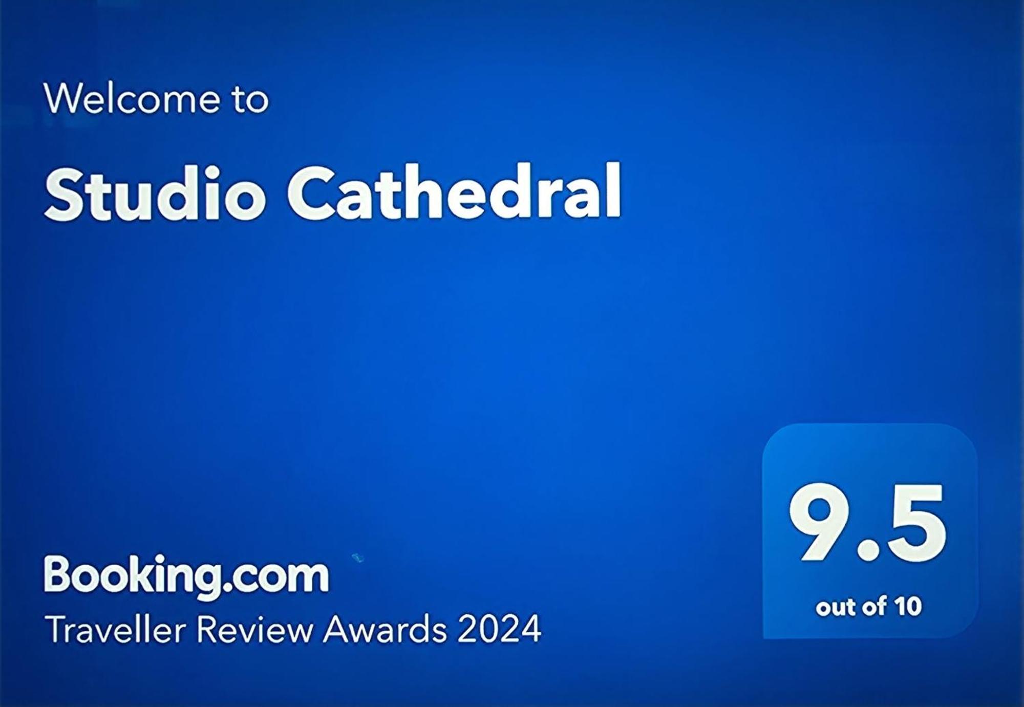 Studio Cathedral Brăila Extérieur photo